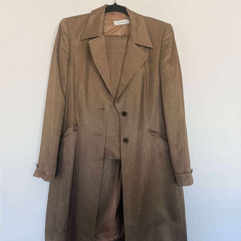 Escada Vintage Women’s Tan/Gold Metallic Long Coat pant suit